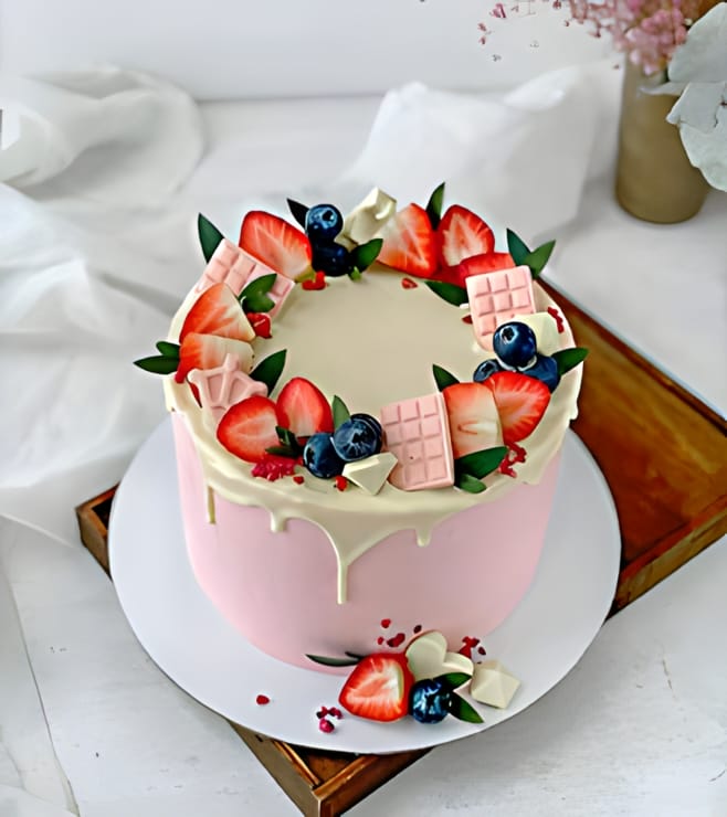 Strawberries Heaven Cake, GOURMET